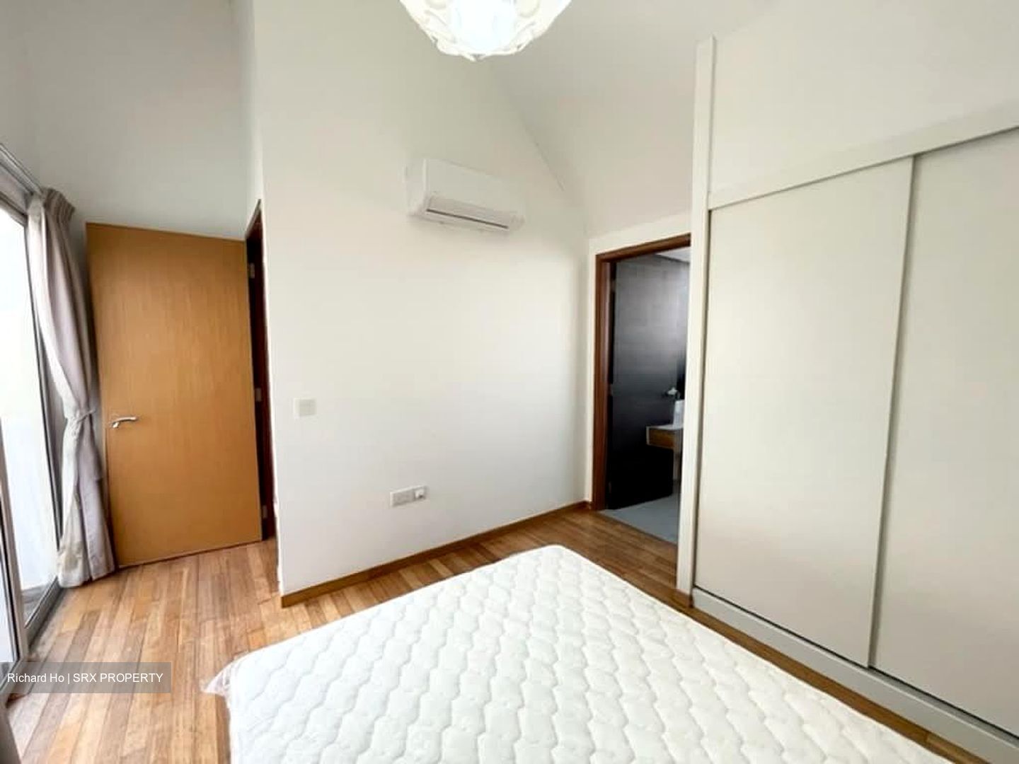 Urban Lofts (D8), Apartment #568890931